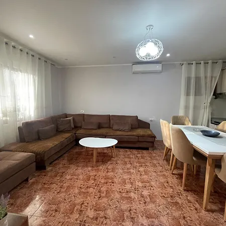 Private House Apartment *